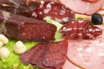 Выпуск соленого, сушеного или копченого мяса домашних свиней увеличился на 7,4%